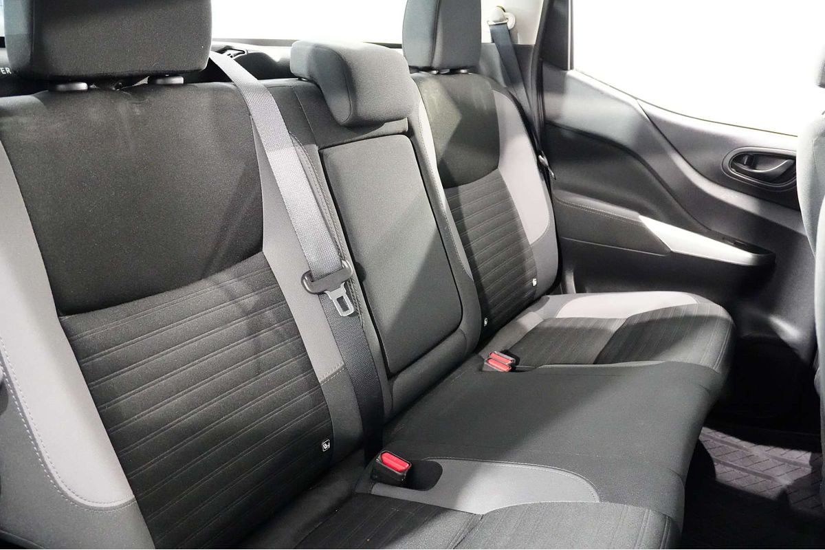 2022 Nissan Navara SL D23 Rear Wheel Drive