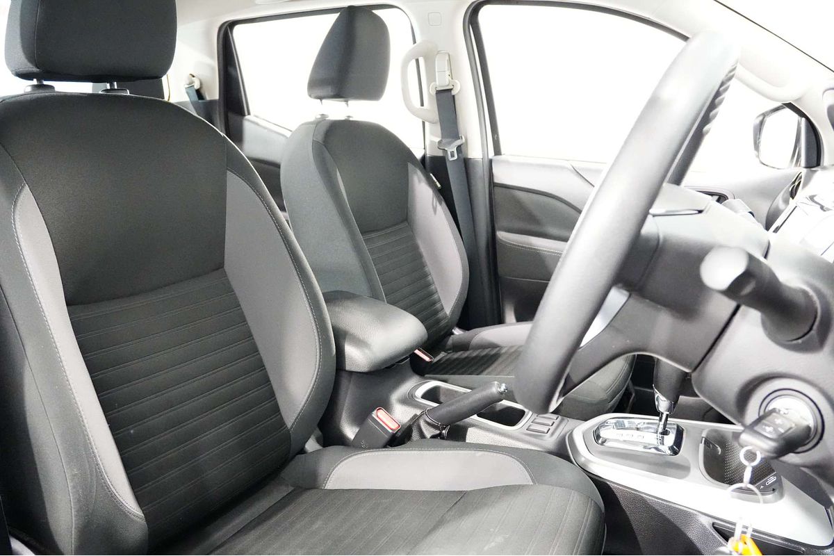 2022 Nissan Navara SL D23 Rear Wheel Drive
