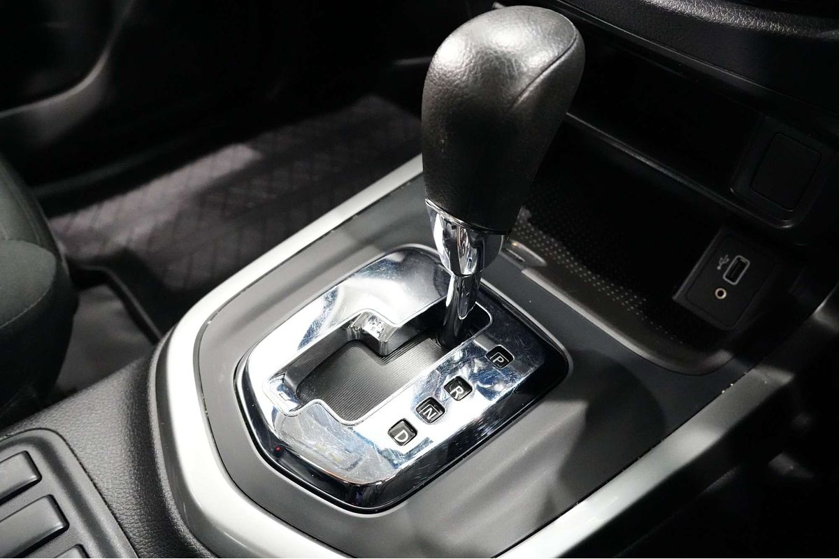 2022 Nissan Navara SL D23 Rear Wheel Drive