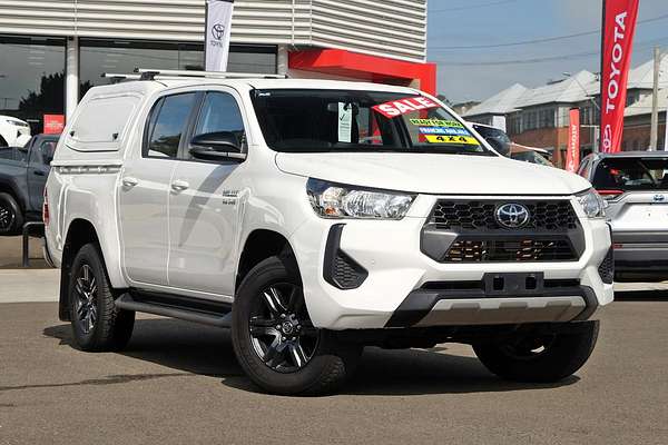 2025 Toyota Hilux SR GUN126R 4X4