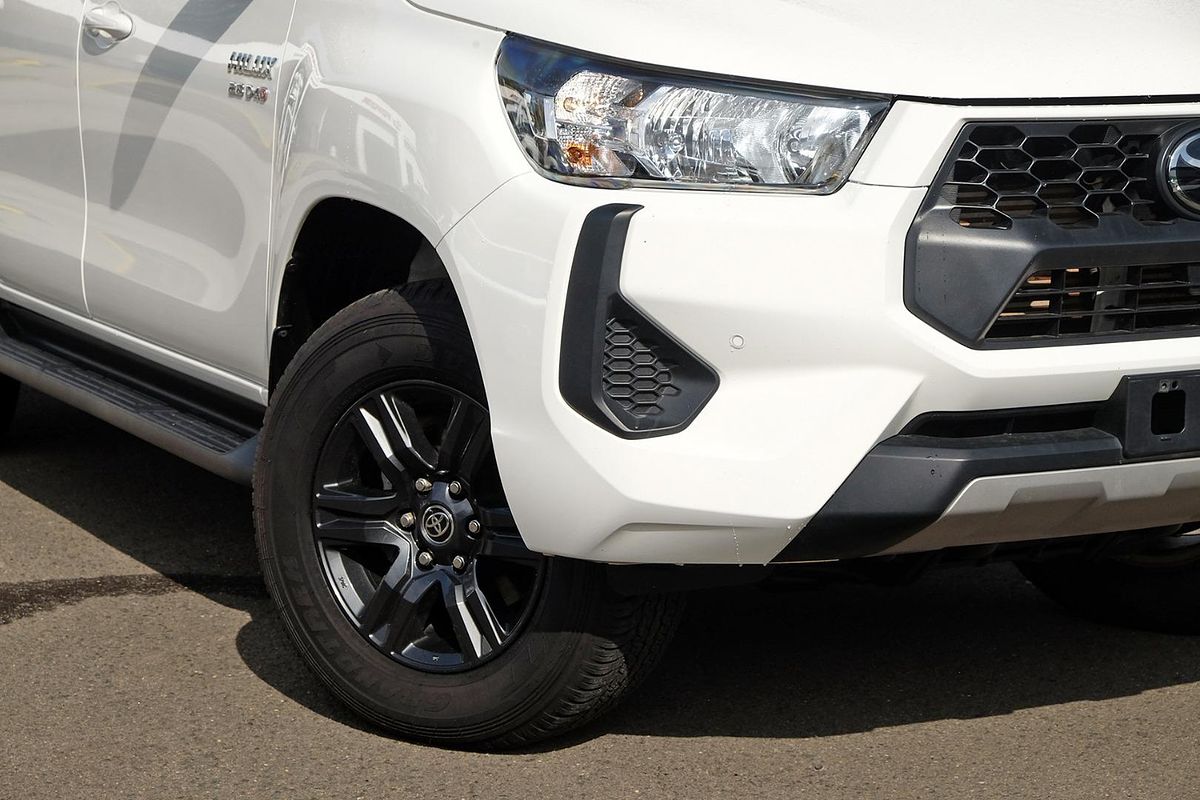 2025 Toyota Hilux SR GUN126R 4X4