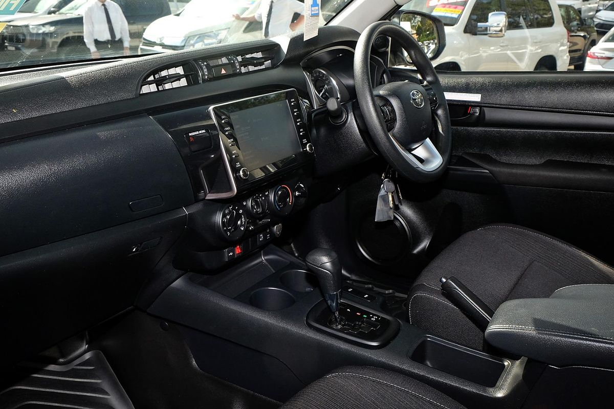 2025 Toyota Hilux SR GUN126R 4X4