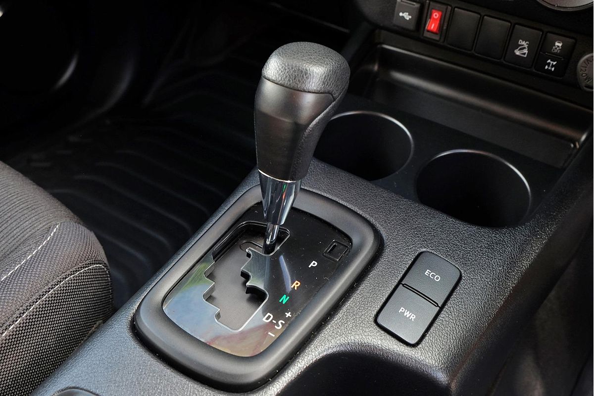 2025 Toyota Hilux SR GUN126R 4X4