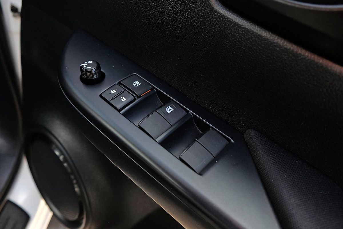 2025 Toyota Hilux SR GUN126R 4X4