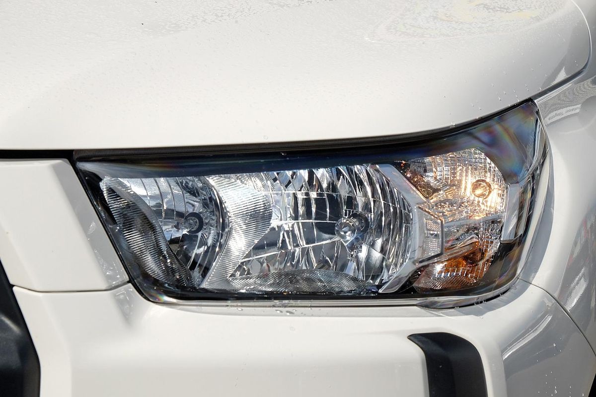 2025 Toyota Hilux SR GUN126R 4X4