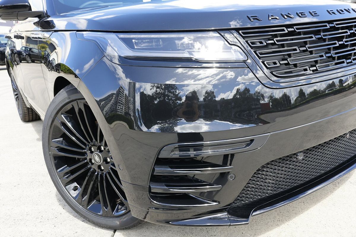 2025 Land Rover Range Rover Velar P250 Dynamic SE L560