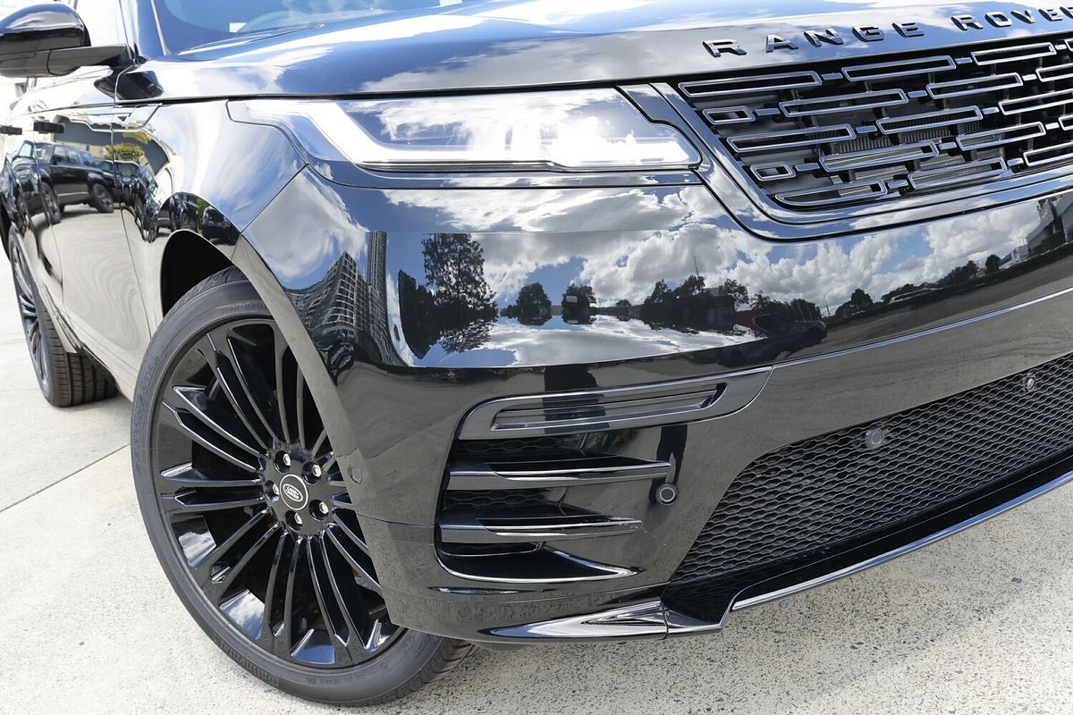 2025 Land Rover Range Rover Velar P250 Dynamic SE L560
