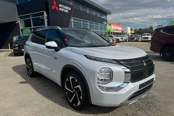 2025 Mitsubishi Outlander PHEV Exceed Tourer ZM