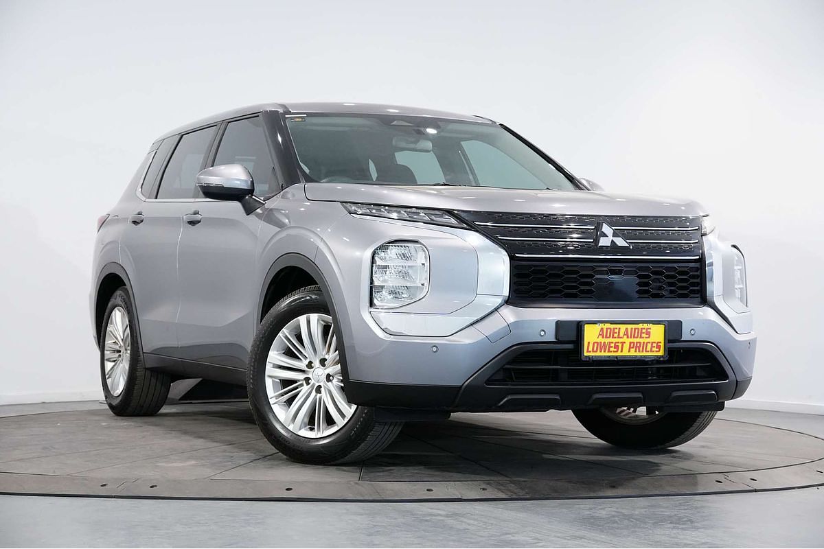 2023 Mitsubishi Outlander ES ZM