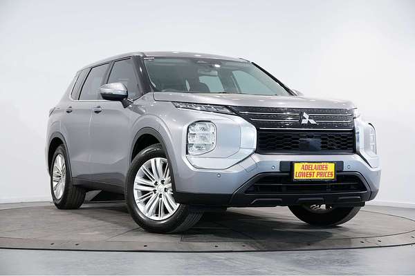 2023 Mitsubishi Outlander ES ZM