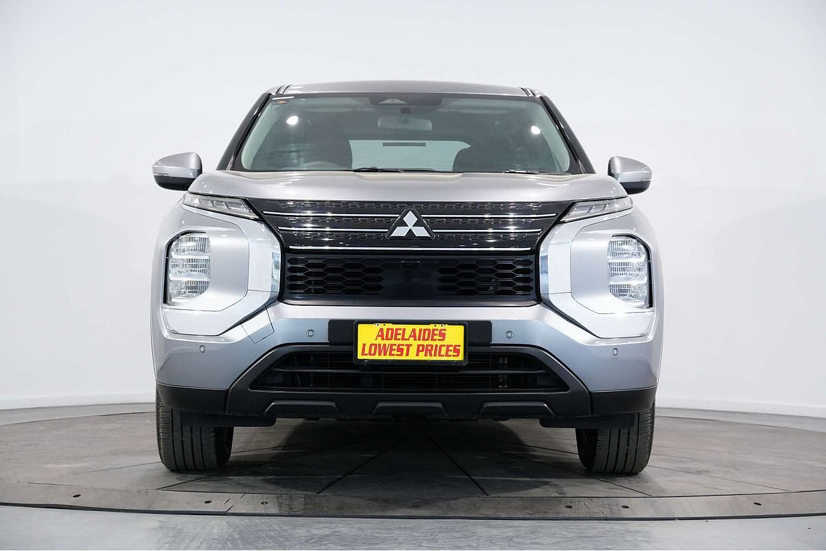 2023 Mitsubishi Outlander ES ZM