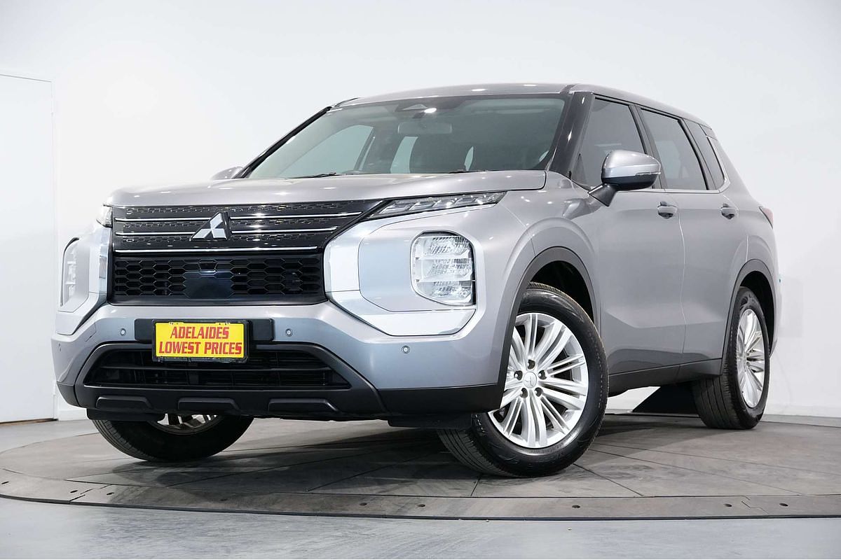 2023 Mitsubishi Outlander ES ZM