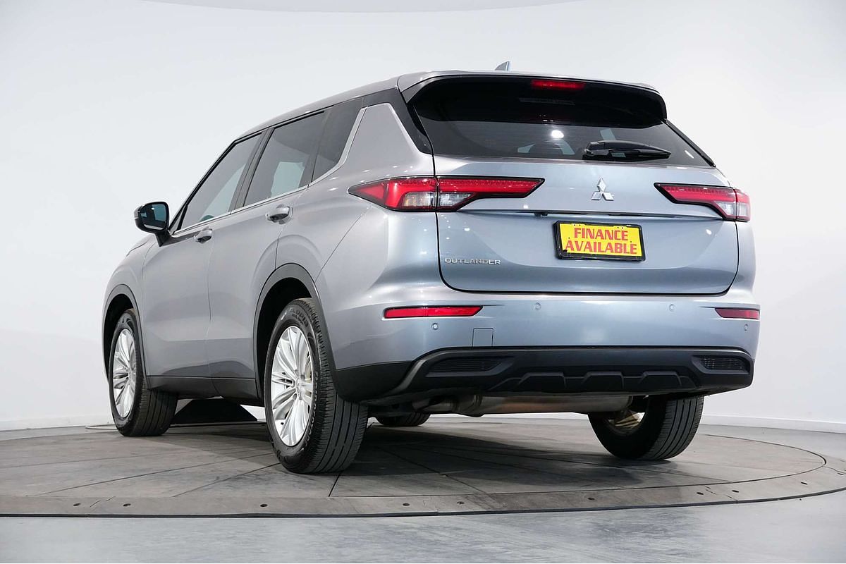 2023 Mitsubishi Outlander ES ZM