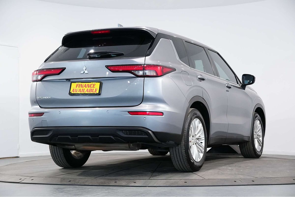 2023 Mitsubishi Outlander ES ZM