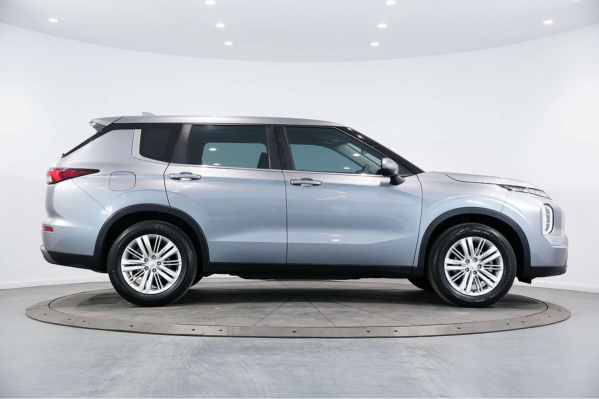 2023 Mitsubishi Outlander ES ZM