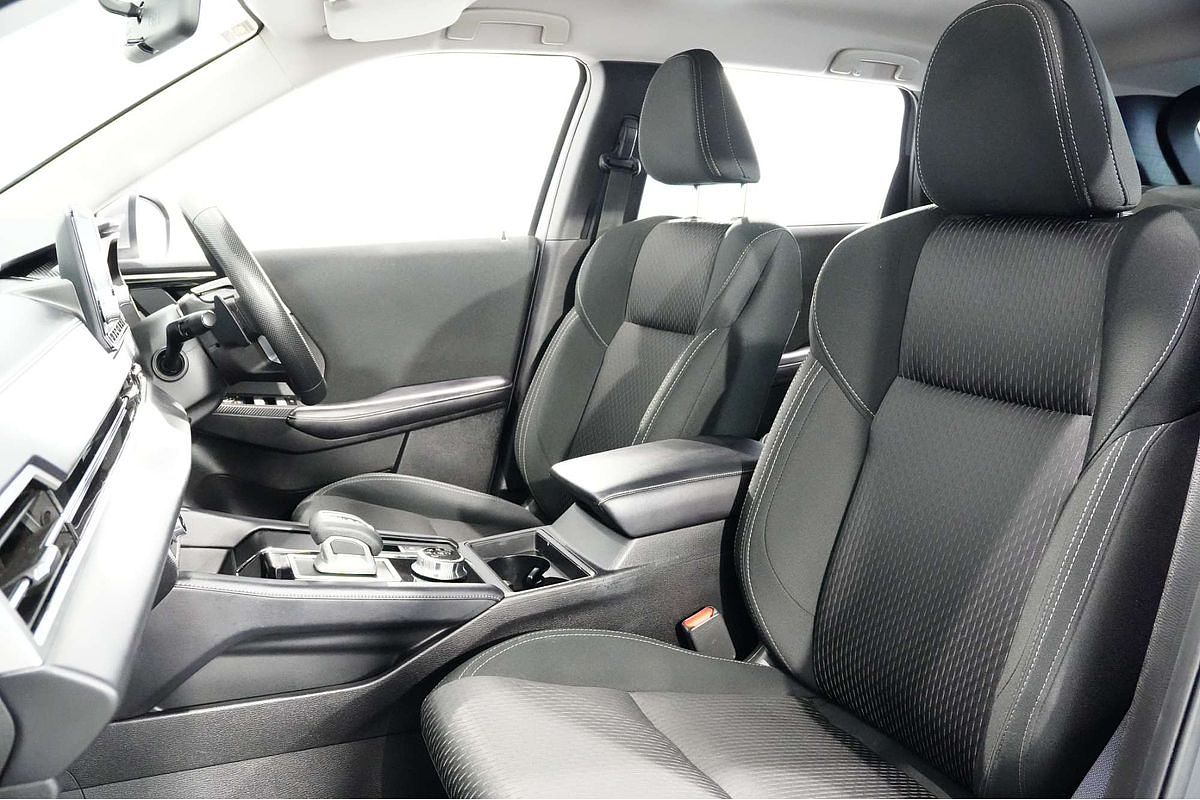 2023 Mitsubishi Outlander ES ZM