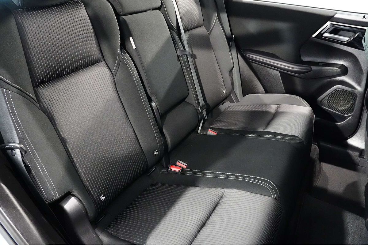 2023 Mitsubishi Outlander ES ZM