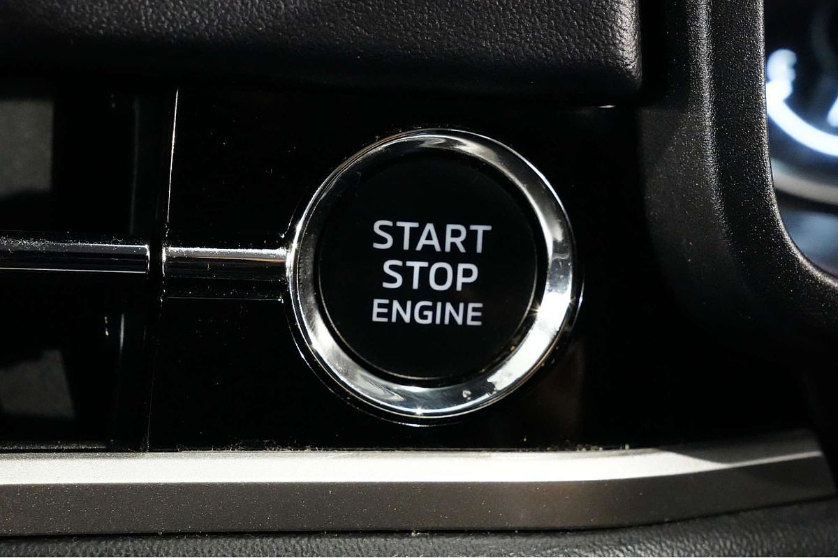 2023 Mitsubishi Outlander ES ZM