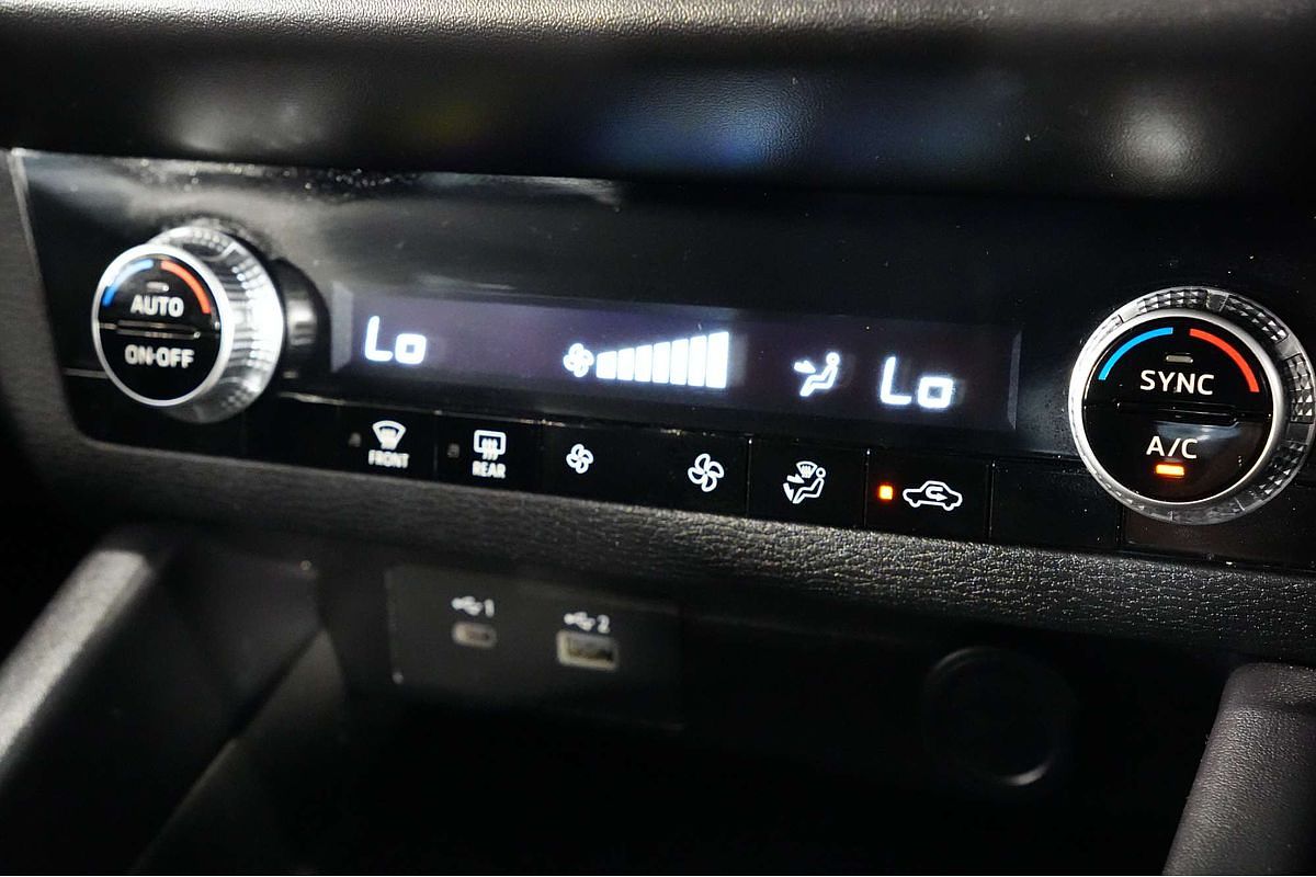 2023 Mitsubishi Outlander ES ZM