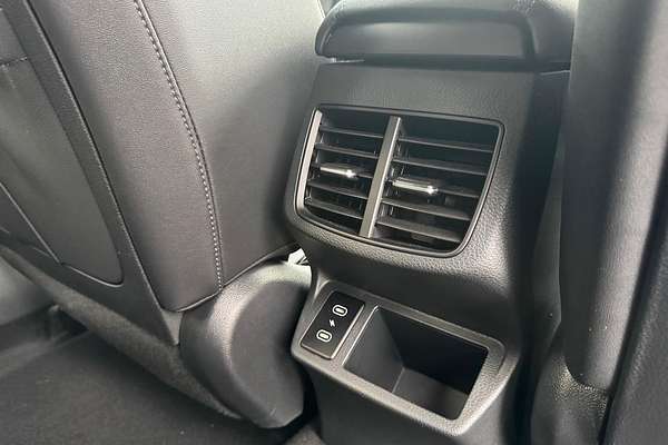 2025 Kia Seltos GT-Line SP2 PE thumb-17