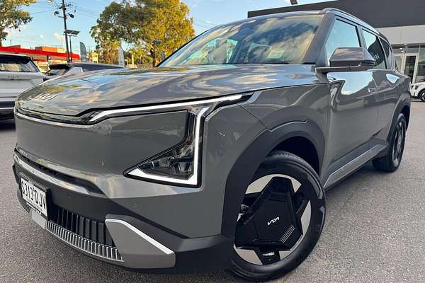 2025 Kia EV5 Air Long Range OVc thumb-1