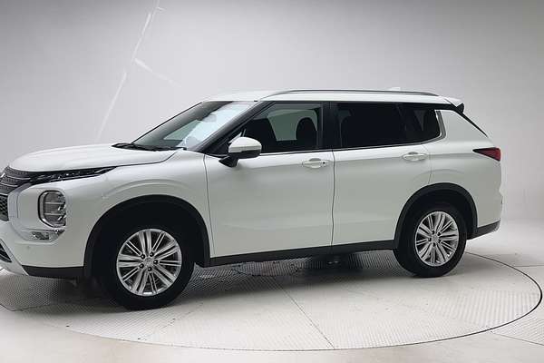 2023 Mitsubishi Outlander LS ZM thumb-3