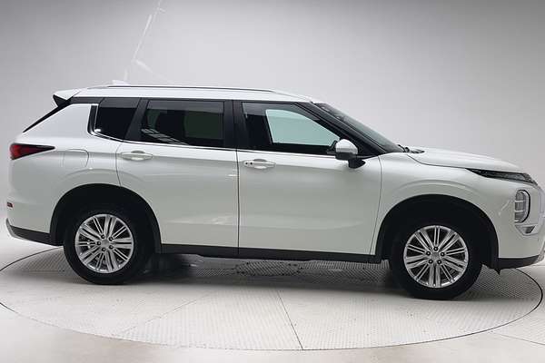 2023 Mitsubishi Outlander LS ZM thumb-8