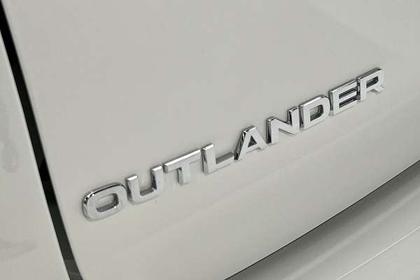 2023 Mitsubishi Outlander LS ZM thumb-21