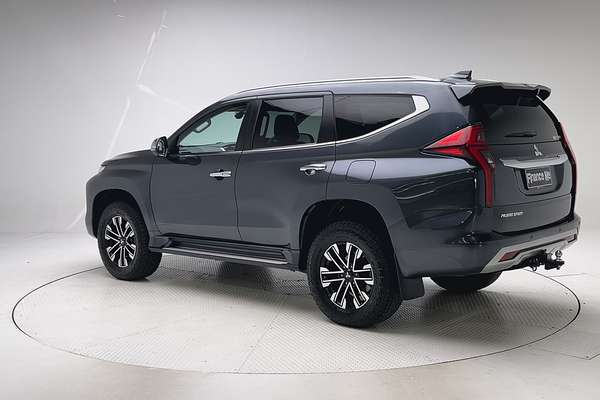 2022 Mitsubishi Pajero Sport GLS QF thumb-5