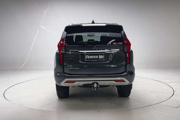 2022 Mitsubishi Pajero Sport GLS QF thumb-6