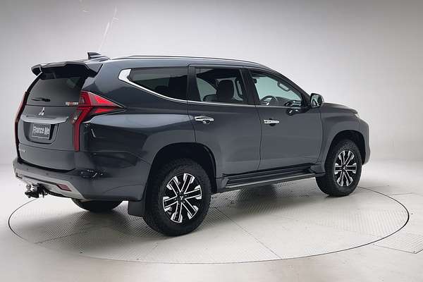 2022 Mitsubishi Pajero Sport GLS QF thumb-7
