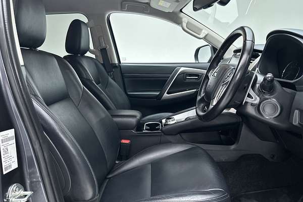 2022 Mitsubishi Pajero Sport GLS QF thumb-12