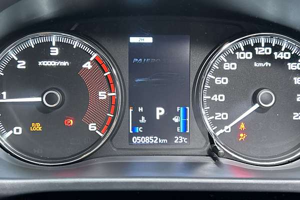 2022 Mitsubishi Pajero Sport GLS QF thumb-13