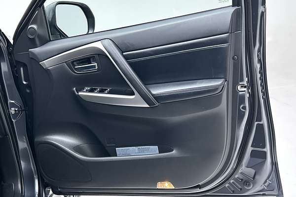 2022 Mitsubishi Pajero Sport GLS QF thumb-18