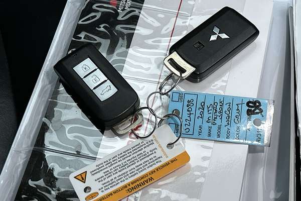 2022 Mitsubishi Pajero Sport GLS QF thumb-22