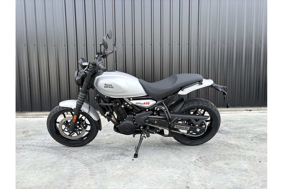 2026 Royal Enfield GUERRILLA 450 - SMOKE SILVER