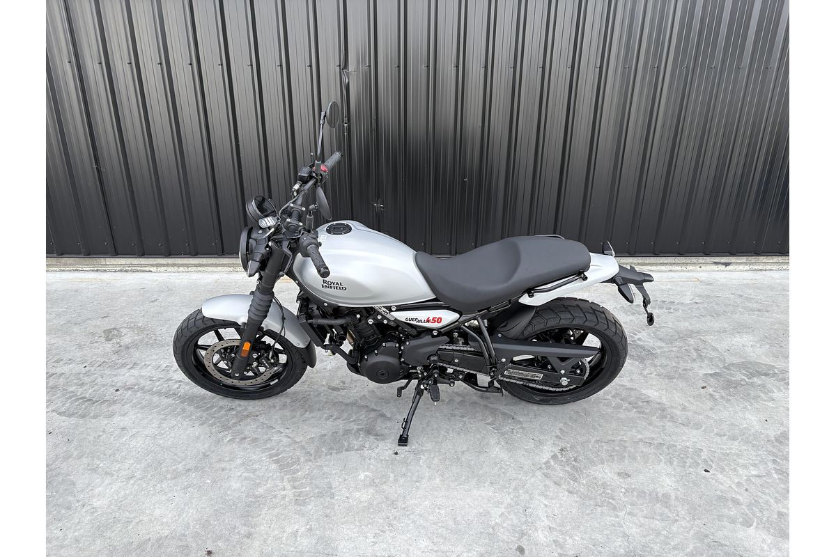 2026 Royal Enfield GUERRILLA 450 - SMOKE SILVER