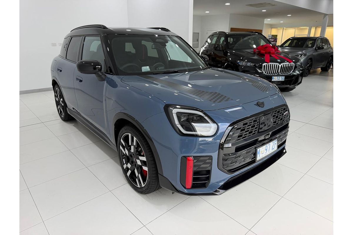 2025 MINI Countryman JCW Core U25