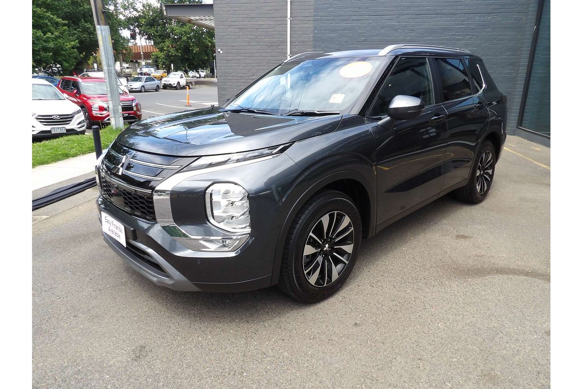 2025 Mitsubishi Outlander LS ZM