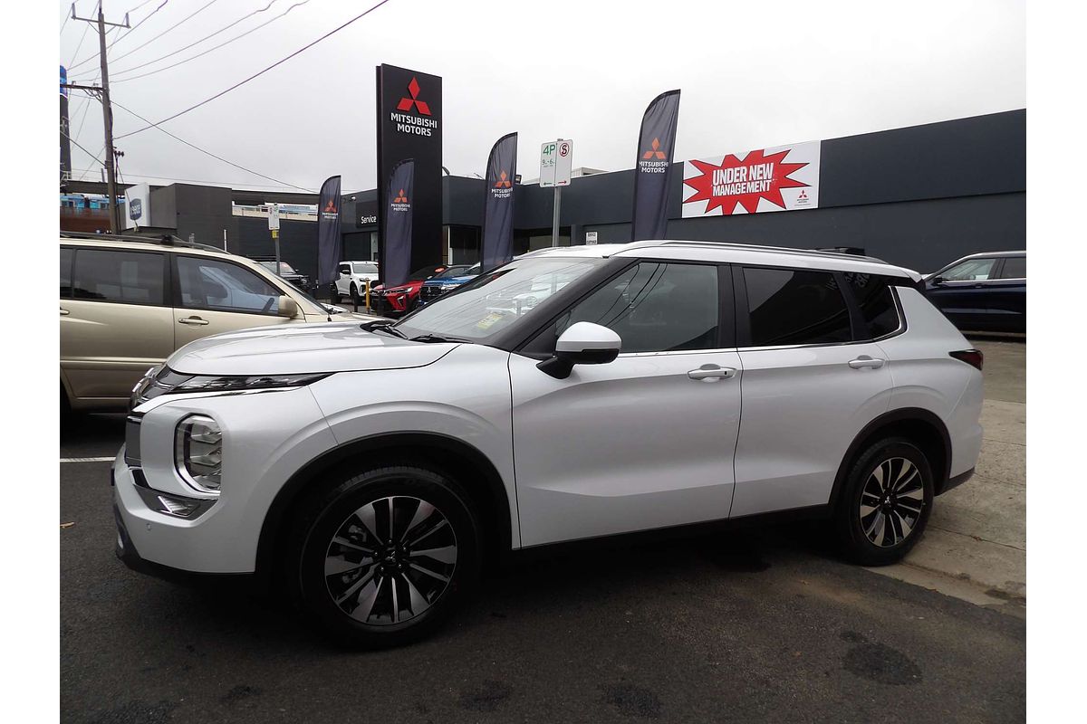 2025 Mitsubishi Outlander LS ZM