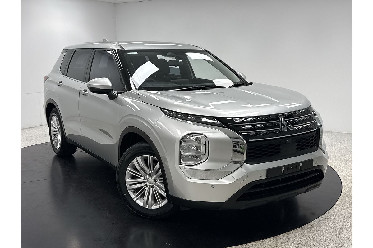 2023 Mitsubishi Outlander ES ZM