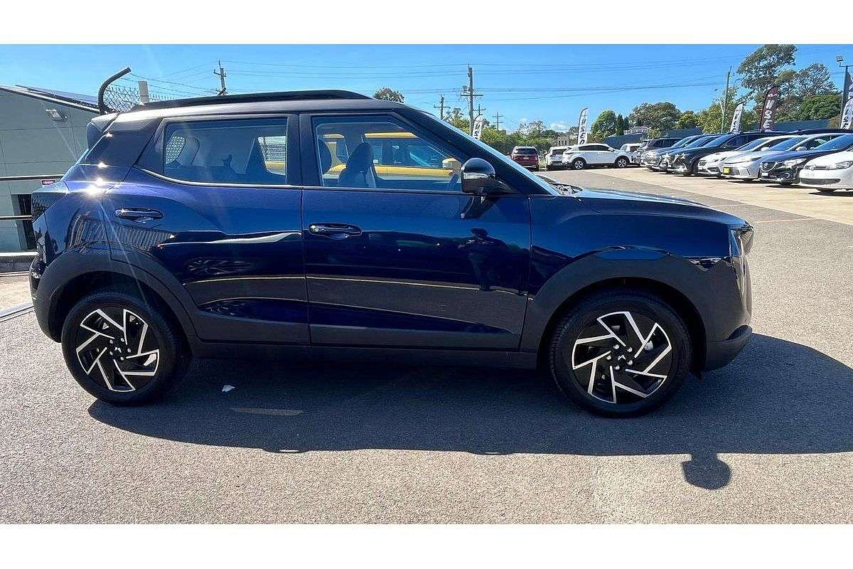 2025 Mahindra XUV3XO AX7L