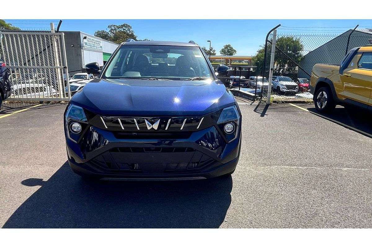 2025 Mahindra XUV3XO AX7L