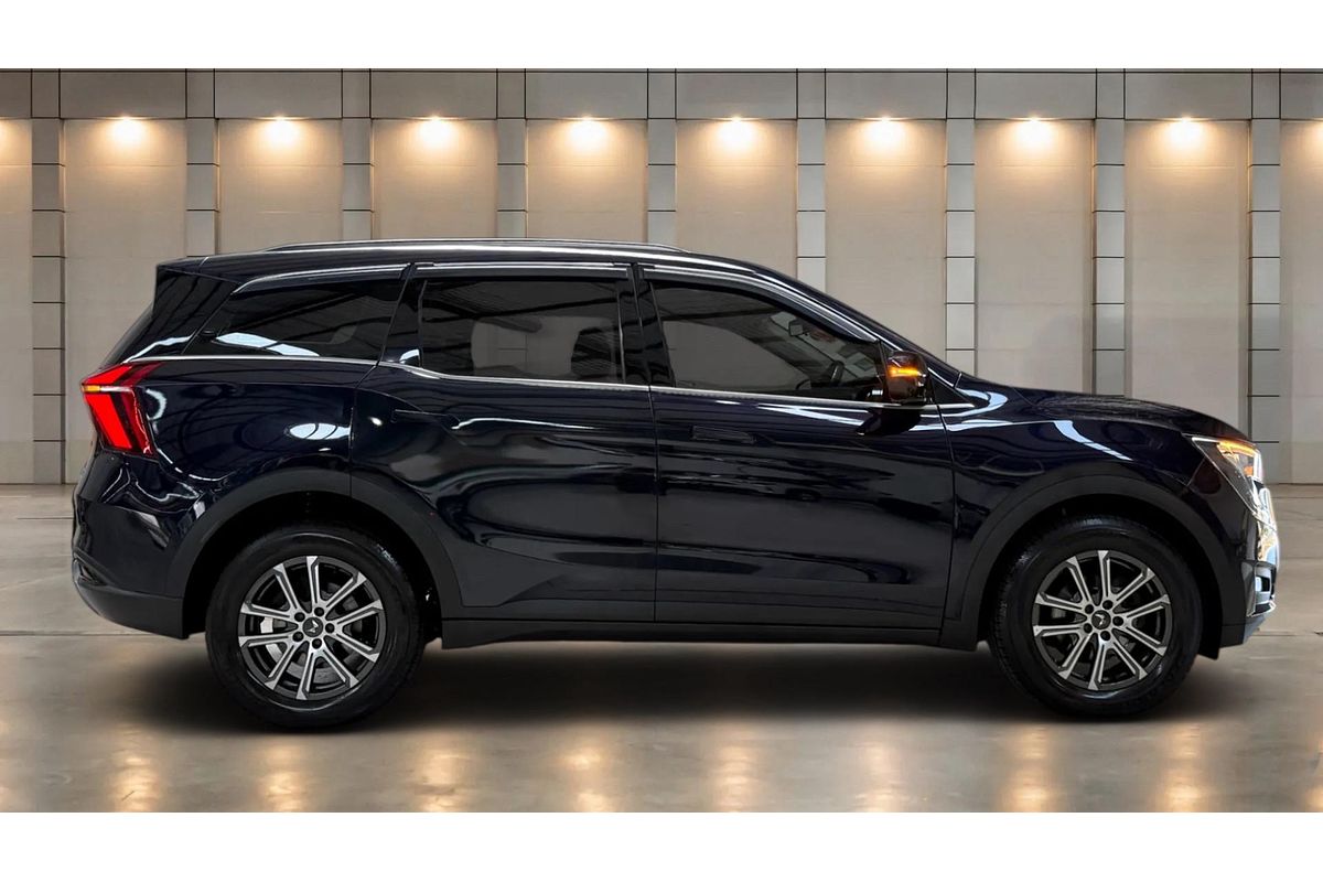 2024 Mahindra XUV700 AX7