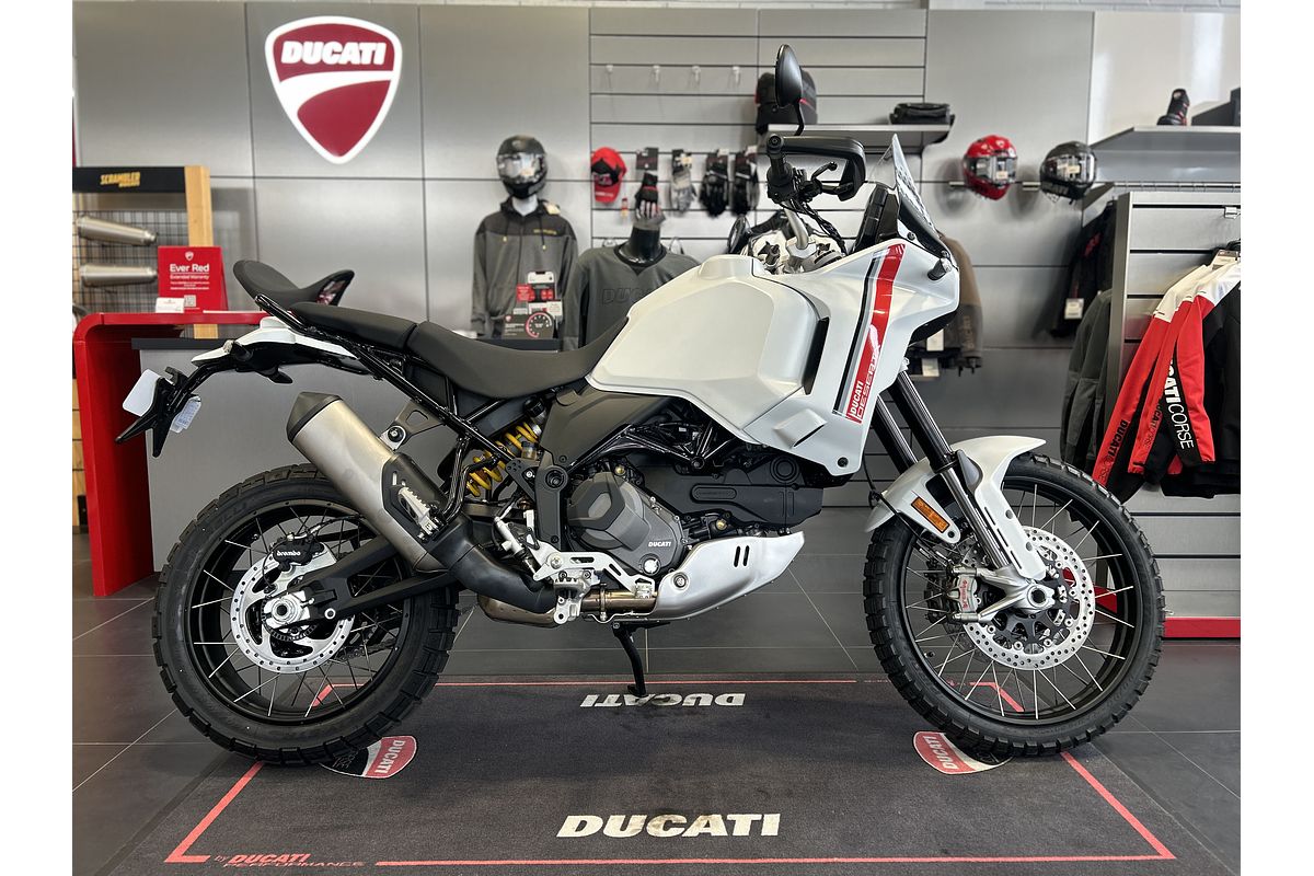 2025 Ducati DESERT X