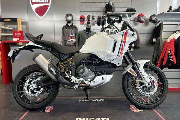 2025 Ducati DESERT X