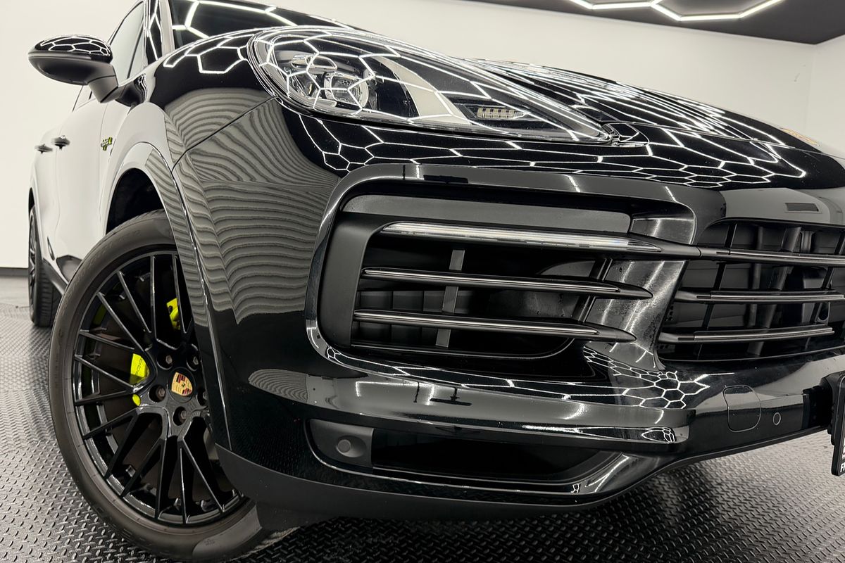 2022 Porsche Cayenne E-Hybrid Platinum Edition 9YA