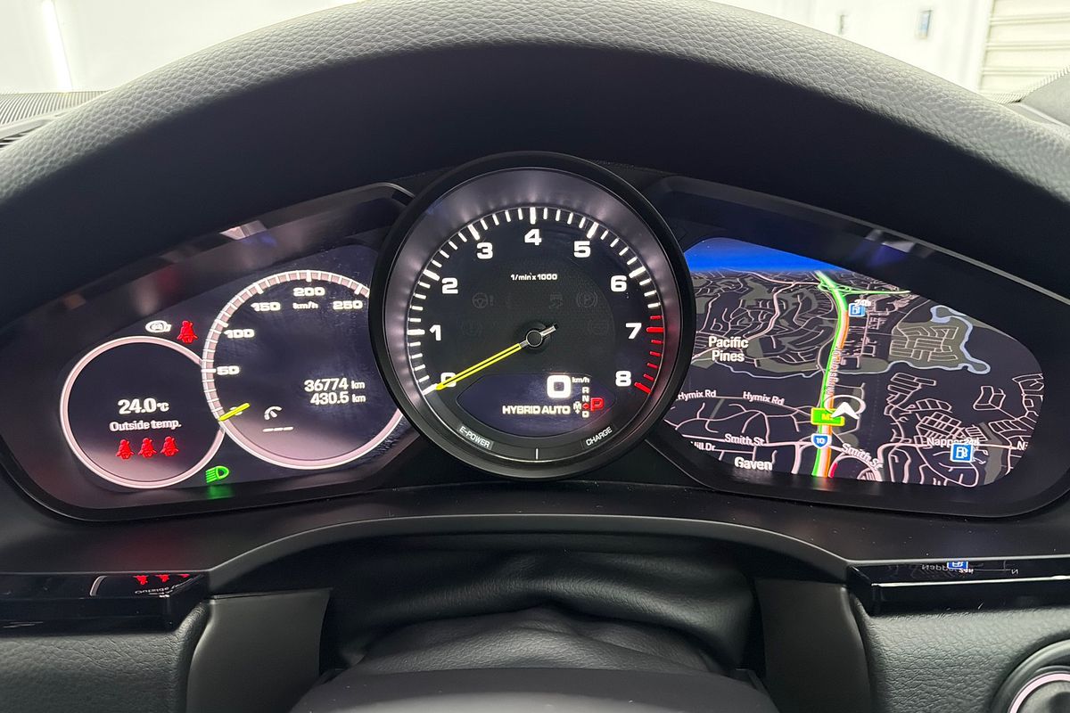 2022 Porsche Cayenne E-Hybrid Platinum Edition 9YA