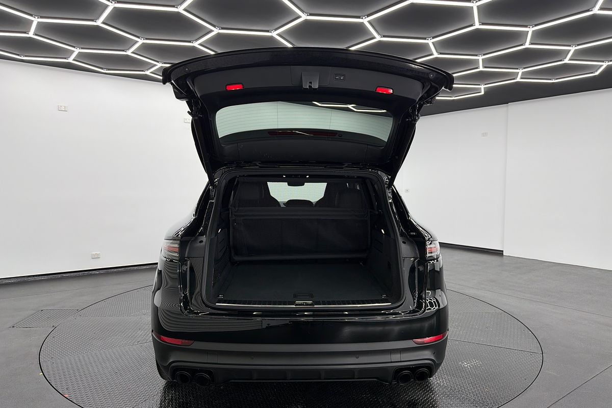 2022 Porsche Cayenne E-Hybrid Platinum Edition 9YA