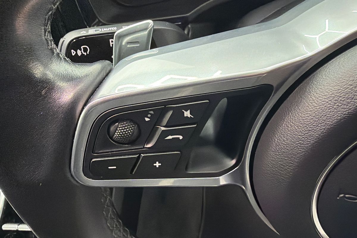 2022 Porsche Cayenne E-Hybrid Platinum Edition 9YA